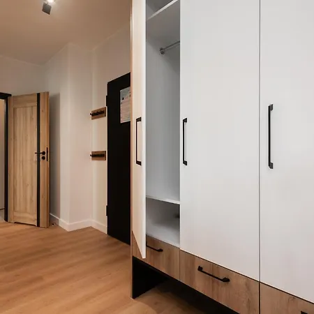 Flatbook - Center Doki Living Apartment