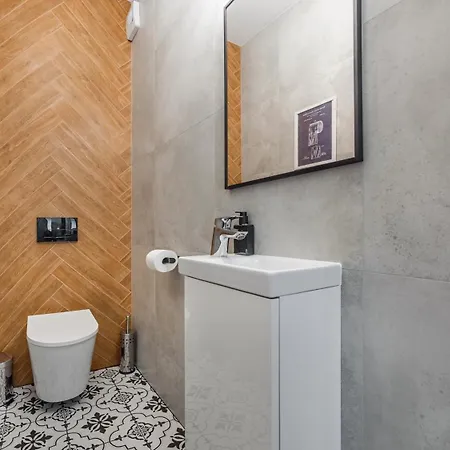Flatbook - Center Doki Living Apartment *