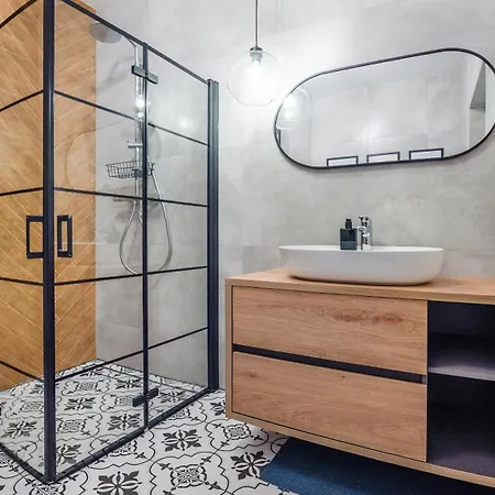 Flatbook - Center Doki Living Apartment